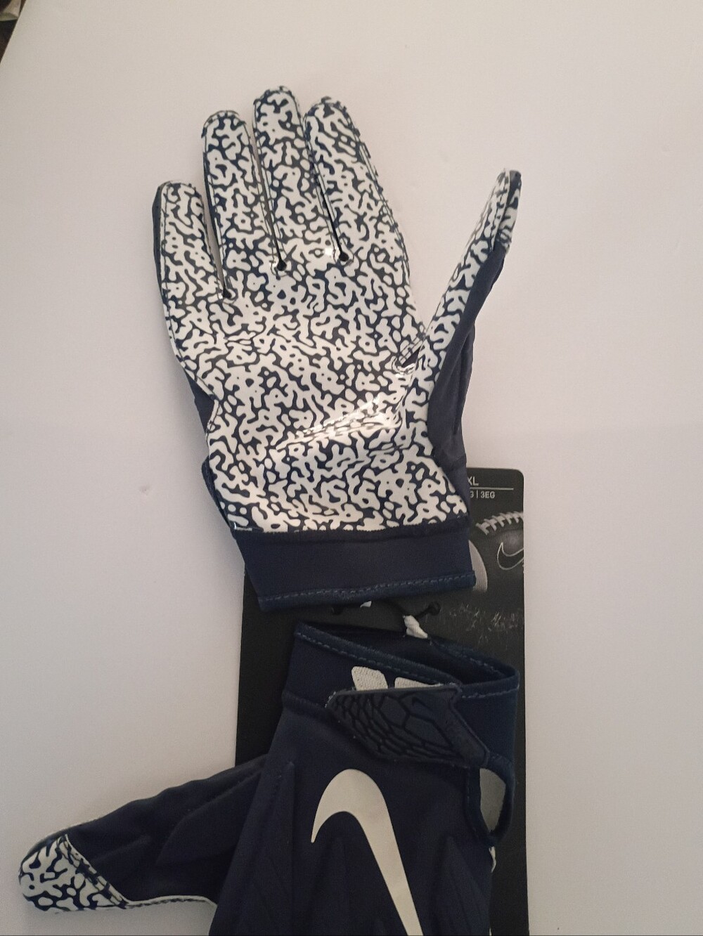 Nike - Picture 2 of 6